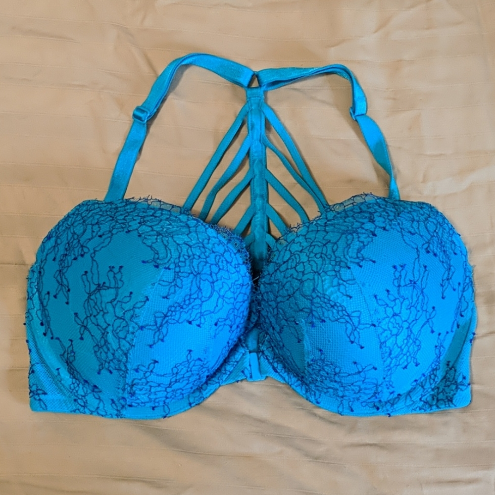 Victoria's Secret Very Sexy Lace Push-up Strappy Bra in Size 34D